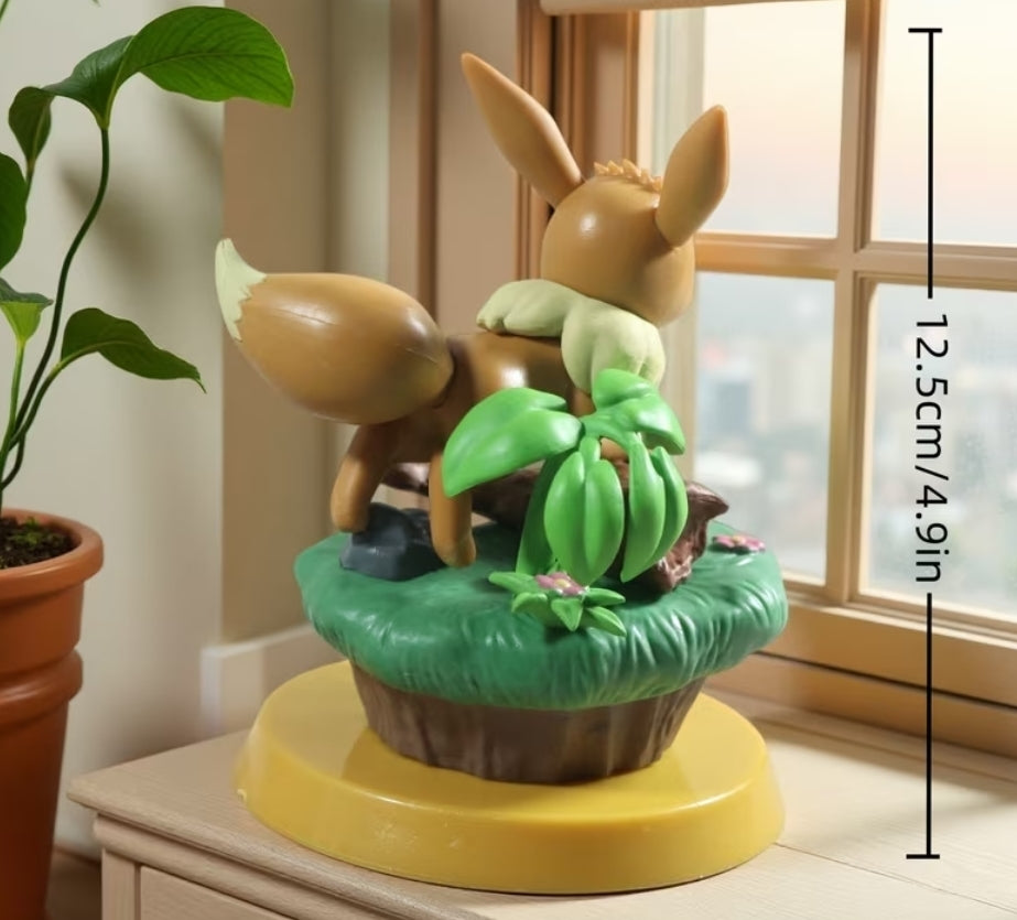 Figura de Eevee en bosque